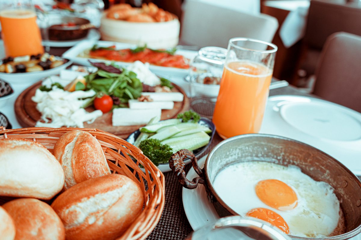 healthy breakfast egg bread carrot juice